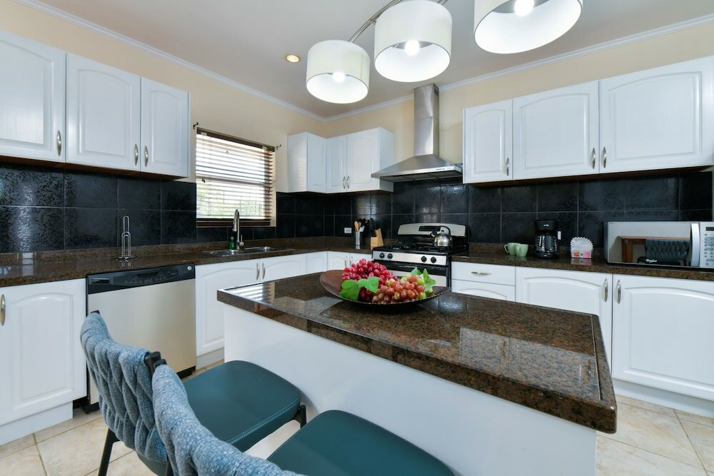 Фото Stylish Villa, Private Pool, BBQ, Privacy