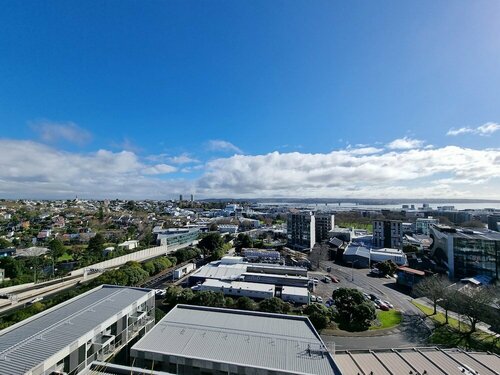 Гостиница Luxe Apt w Harbour-Sunset Views -Parking в Окленде