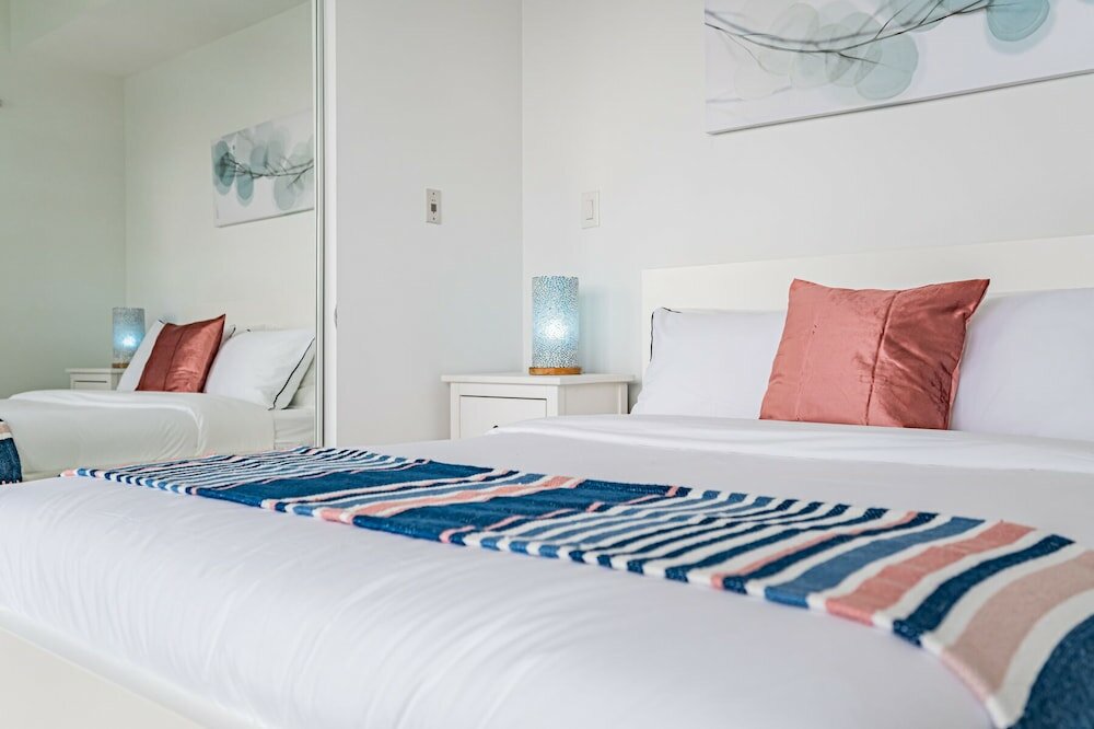 Фото The Bay Suites - Entertainment Dist