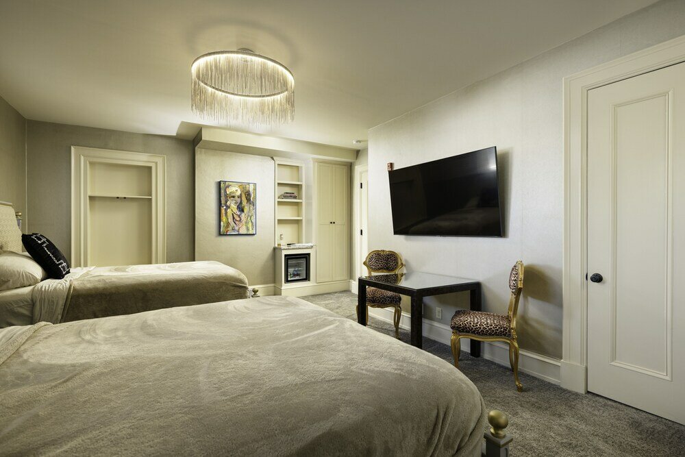 Фото The Edward Hotel