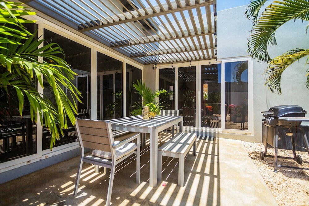 Фото Stunning Modern Home, Near Beaches Full Ac