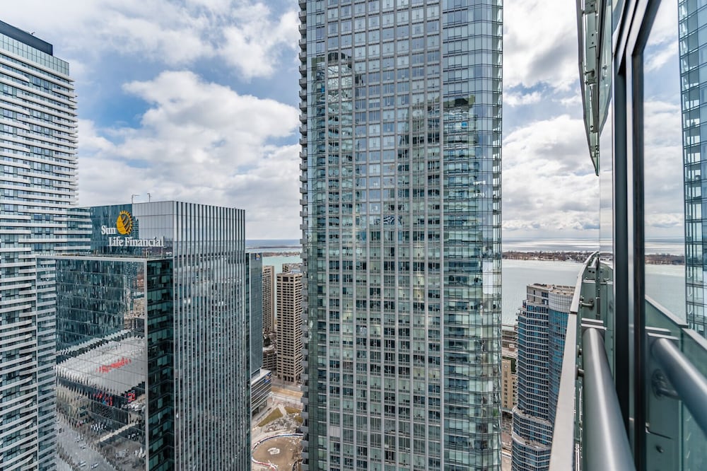 Фото The Bay Suites - Entertainment Dist