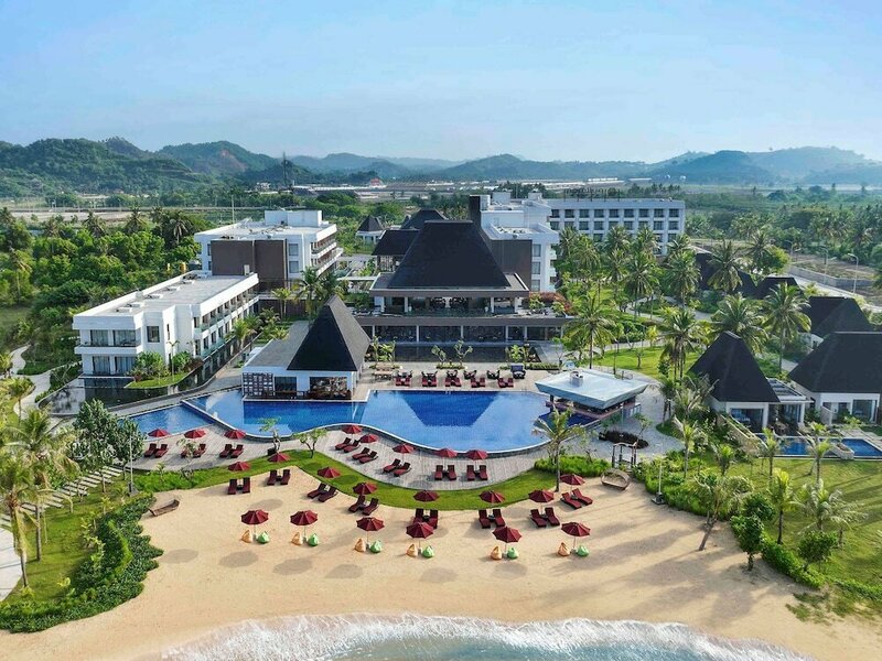 Гостиница Pullman Lombok Merujani Mandalika Beach Resort