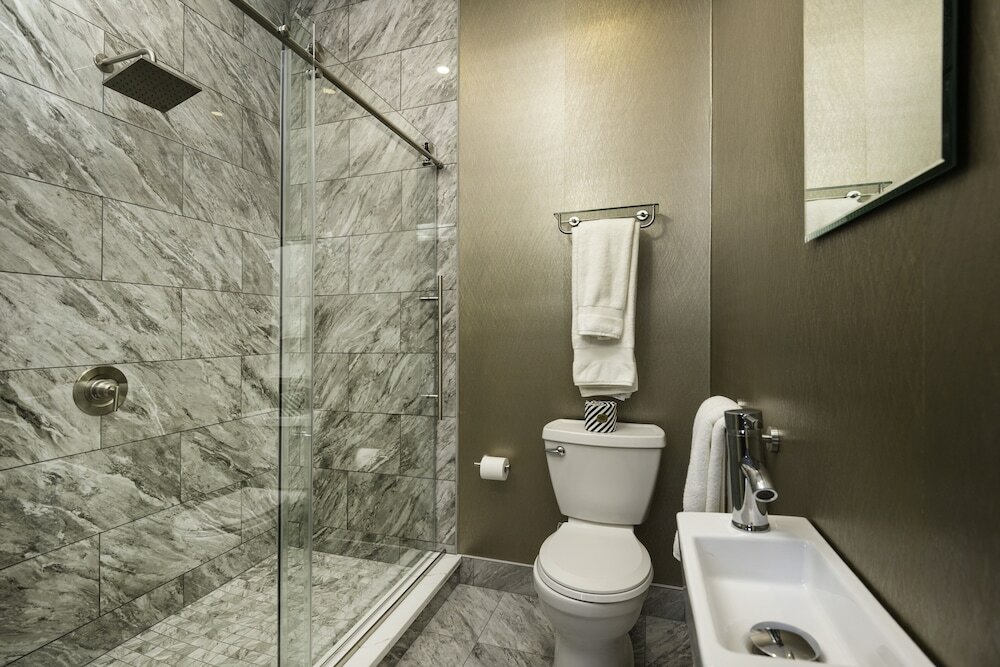 Фото The Edward Hotel