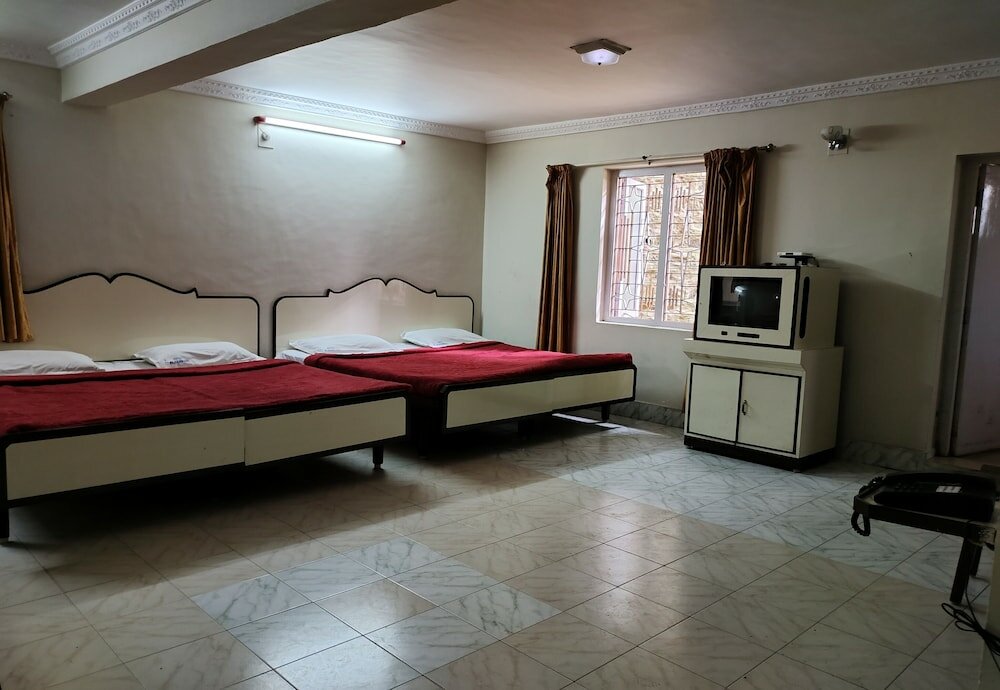 Фото Hotel Alakapuri