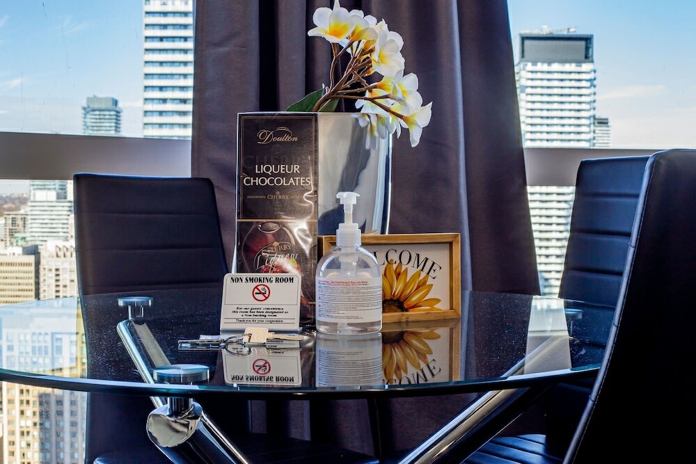 Фото Canada Suites - 832 Bay St