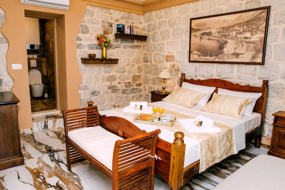 Фото D & Sons Apartments