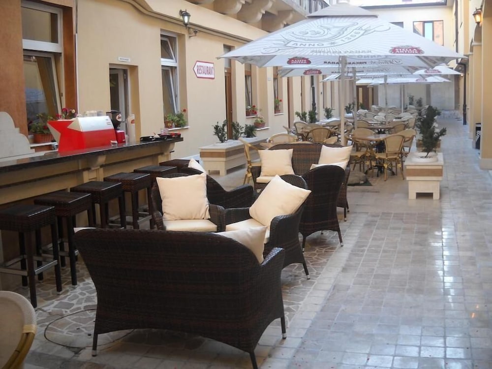 Фото Hotel Transilvania