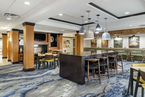 Гостиница Fairfield Inn & Suites by Marriott Commerce