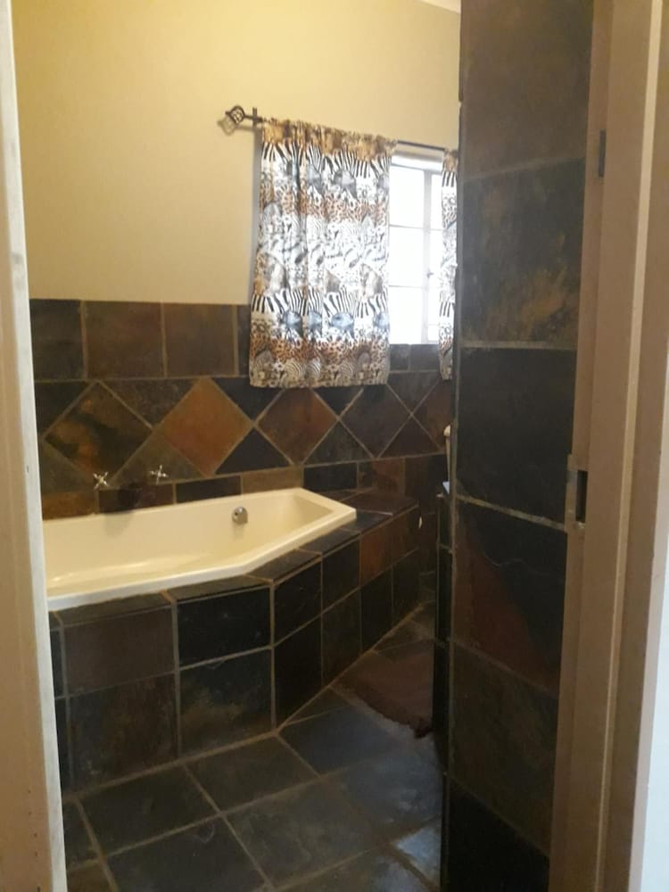 Фото African Silhouette Guesthouse