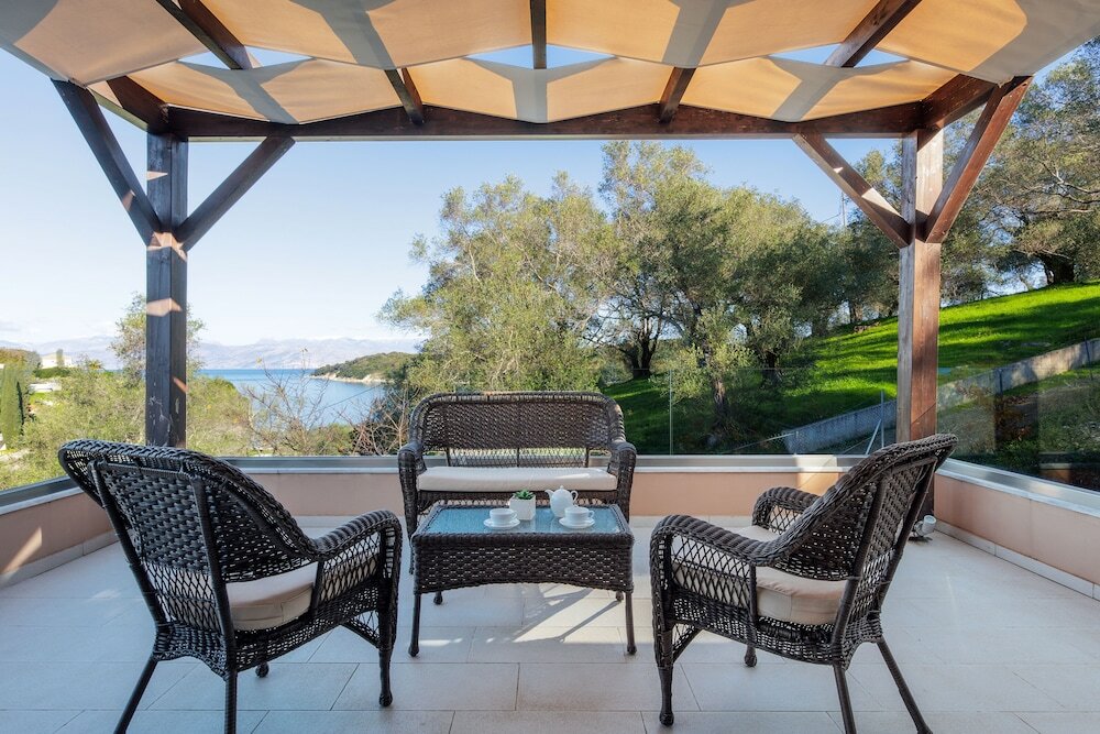 Фото Villa Breeze & Villa Coco by Konnect Avlaki Beach