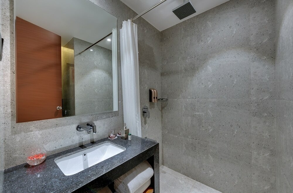 Фото The Neemaya Hotel