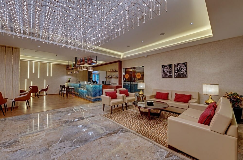 Фото The Neemaya Hotel