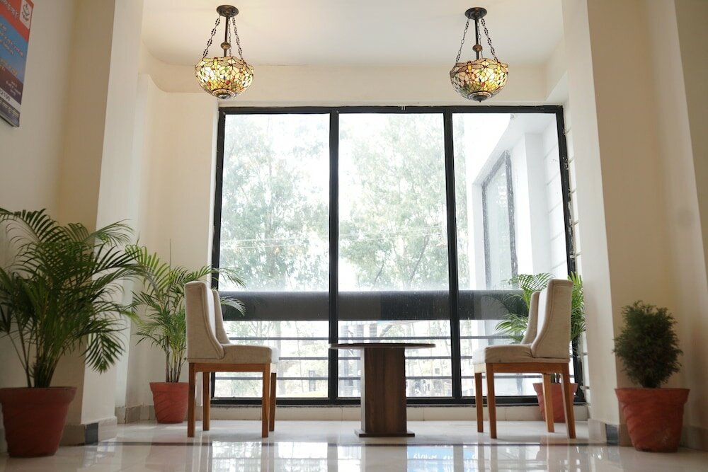 Фото White Rock by The Solitaire Hospitality