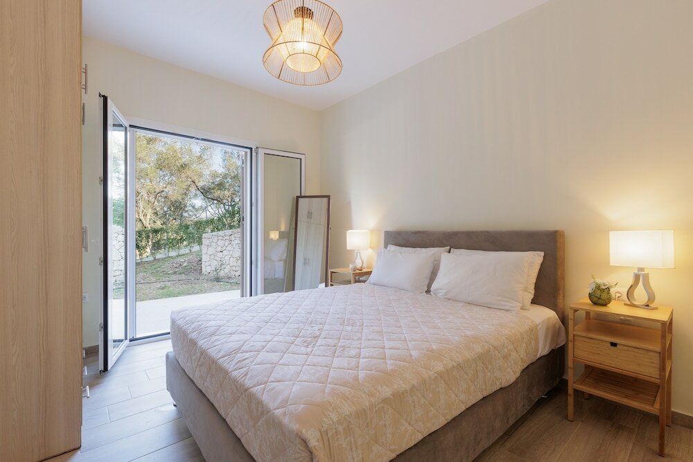 Фото Villa Breeze & Villa Coco by Konnect Avlaki Beach