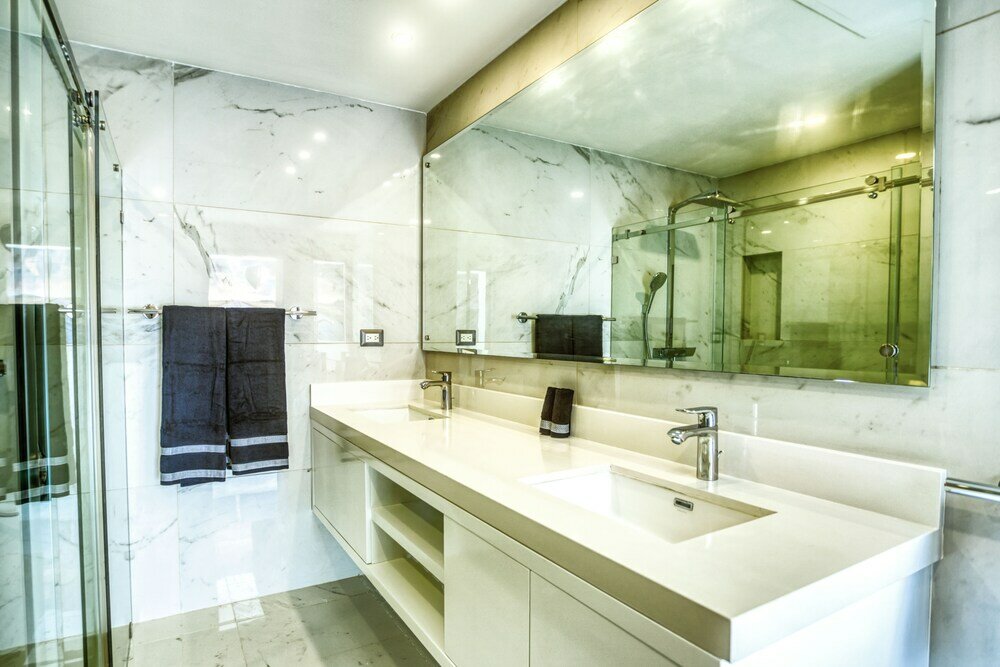 Фото Modern and Fresh Oceanfront Villa