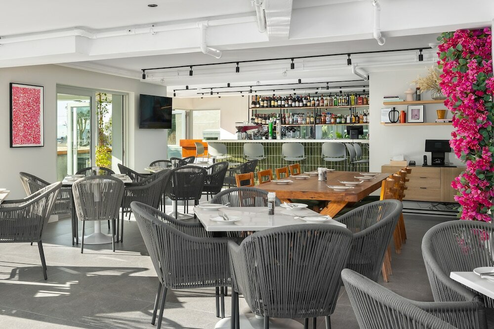 Фото Point Break Luxury Apartments