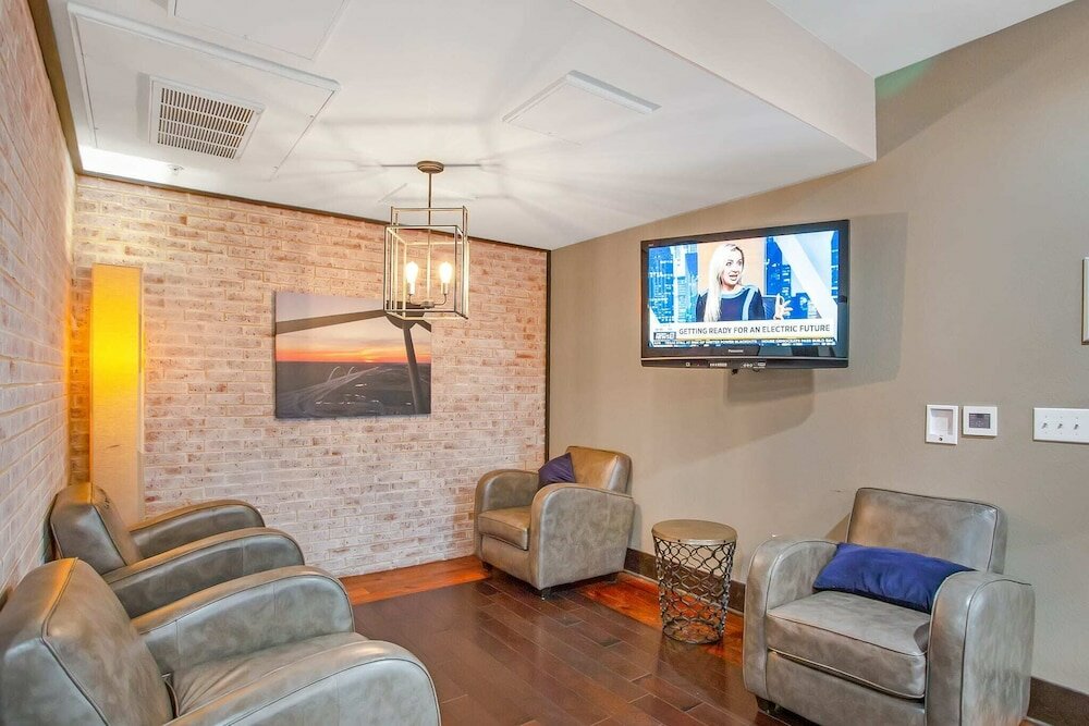 Фото Charming 1bd in Trendy West End Neighborhood