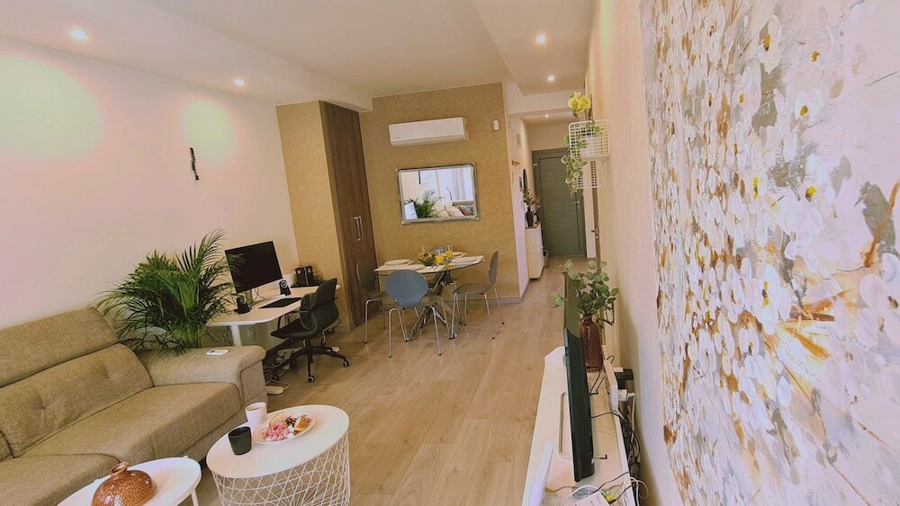 Фото Downtown Retreat by Stay Bnb