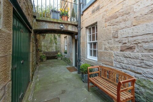 Гостиница Beautiful Hideout in Center of Edinburgh - Business - Holidays в Эдинбурге