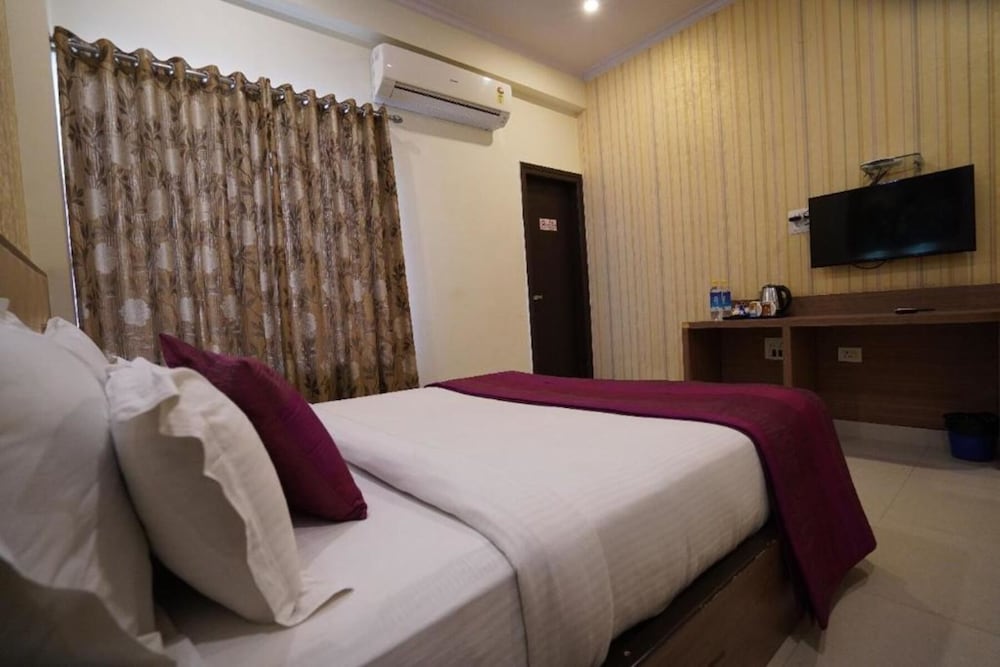 Фото Hotel The Omaira