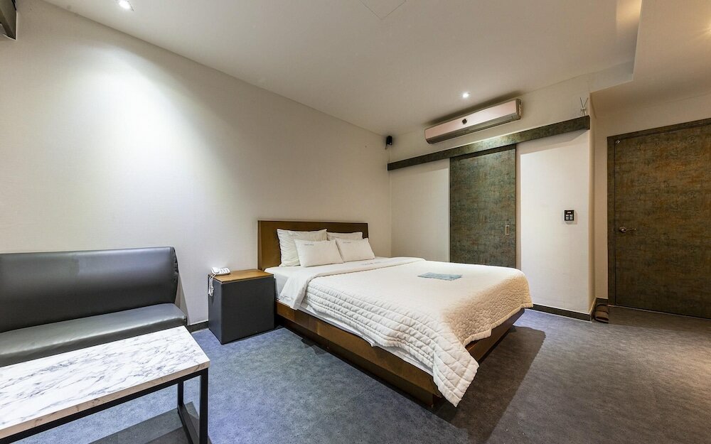 Фото Daejeon Yuseong SPA Tower