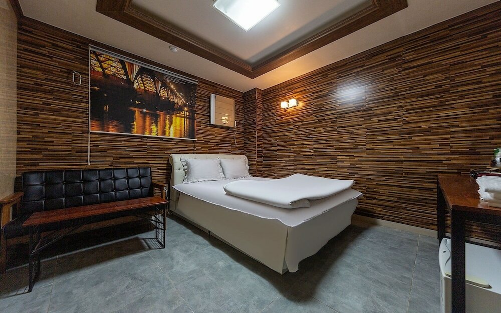 Фото Geochang Hwangsil