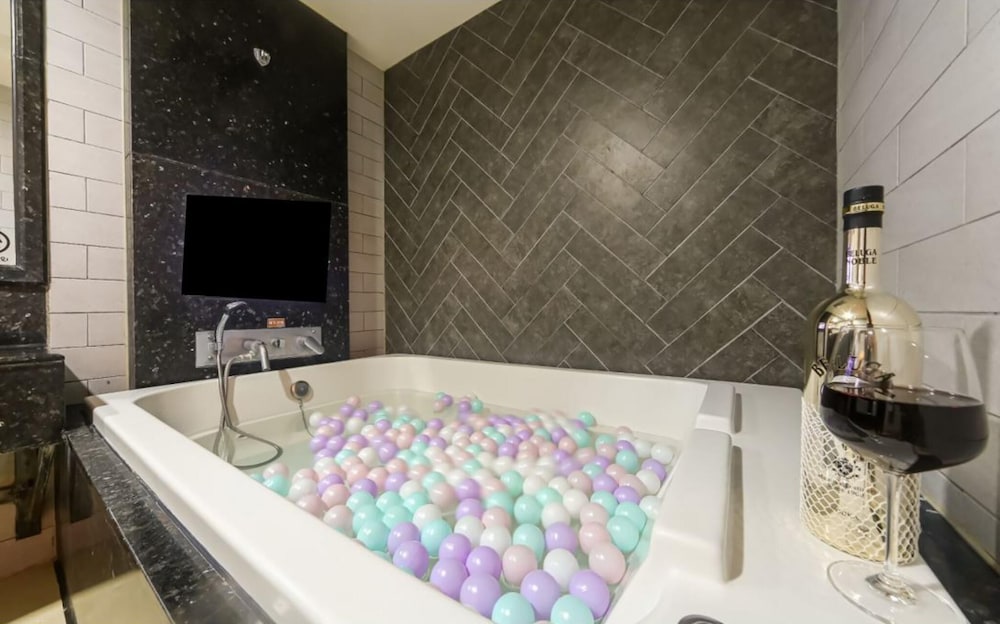 Фото Daejeon Yuseong SPA Tower