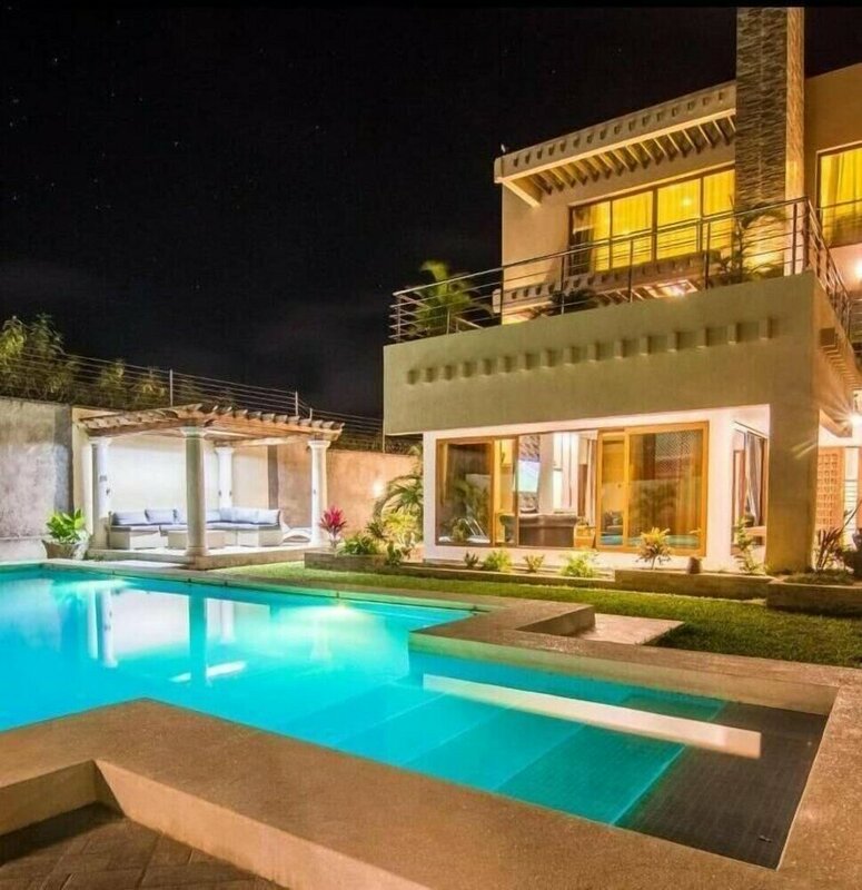 Гостиница Stay. Plus Diani Luxurious Villa