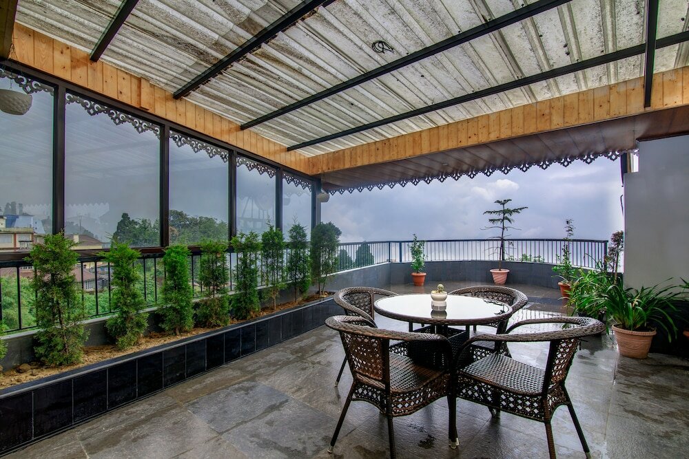 Фото Sumi Queen's Yard Rink Mall Darjeeling