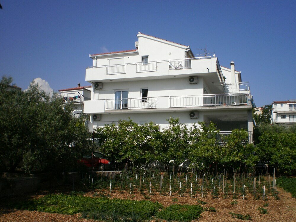 Фото Ljuba - Nice Garden - A2 Plavi