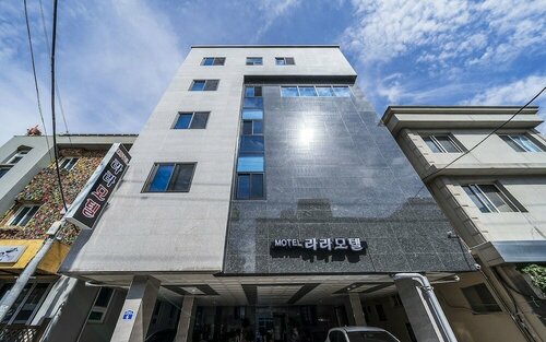 Гостиница Gangneung Lara в Канныне