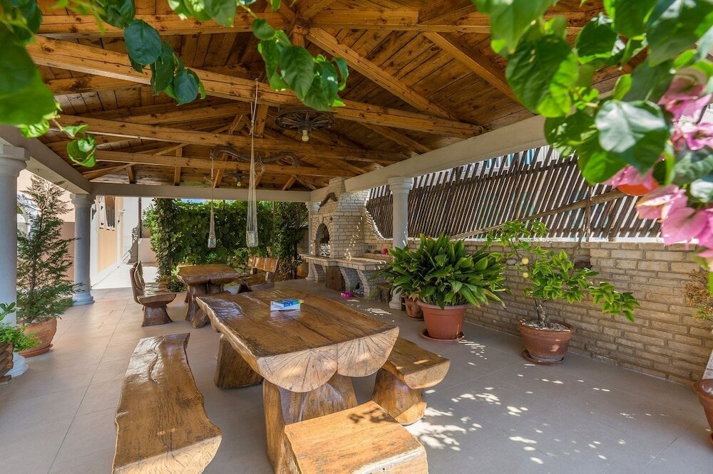 Фото Escape - 20 m From sea - White