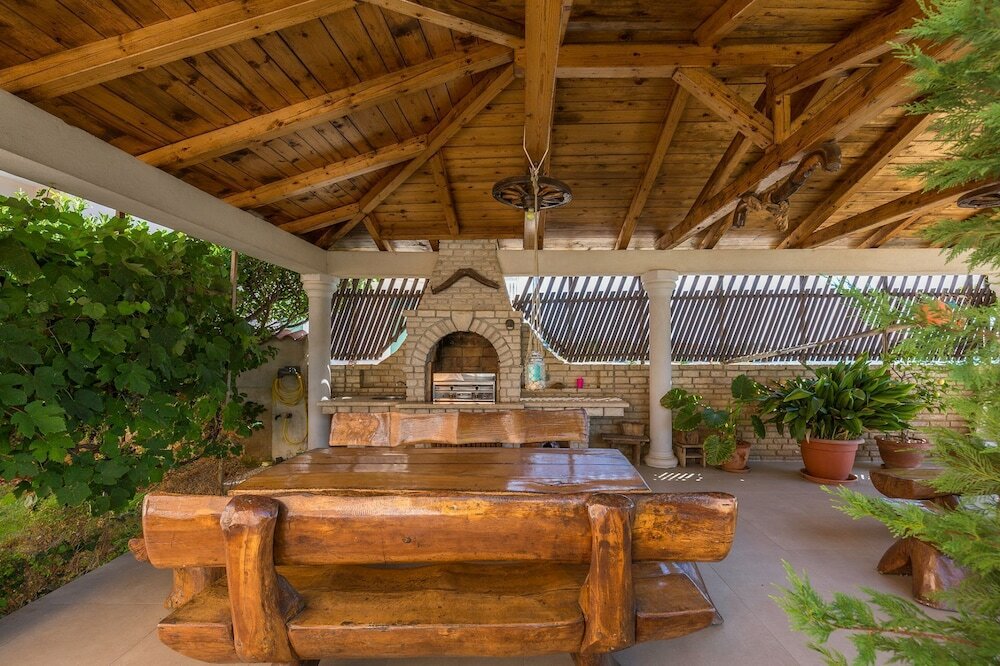 Фото Escape - 20 m From sea - White