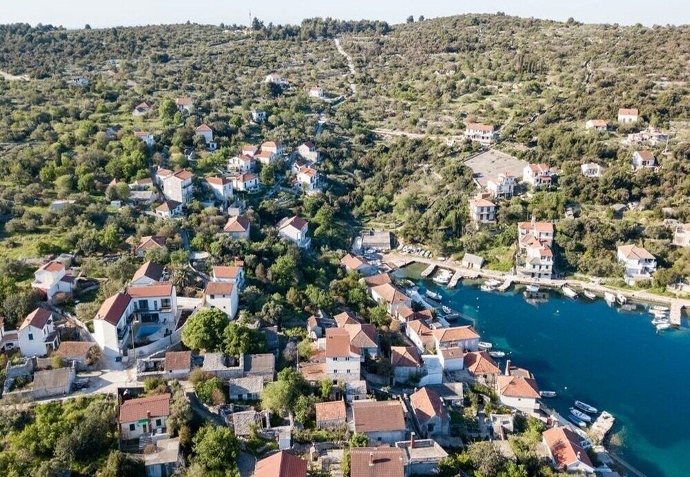 Фото Ivica - 100m From the sea - A5