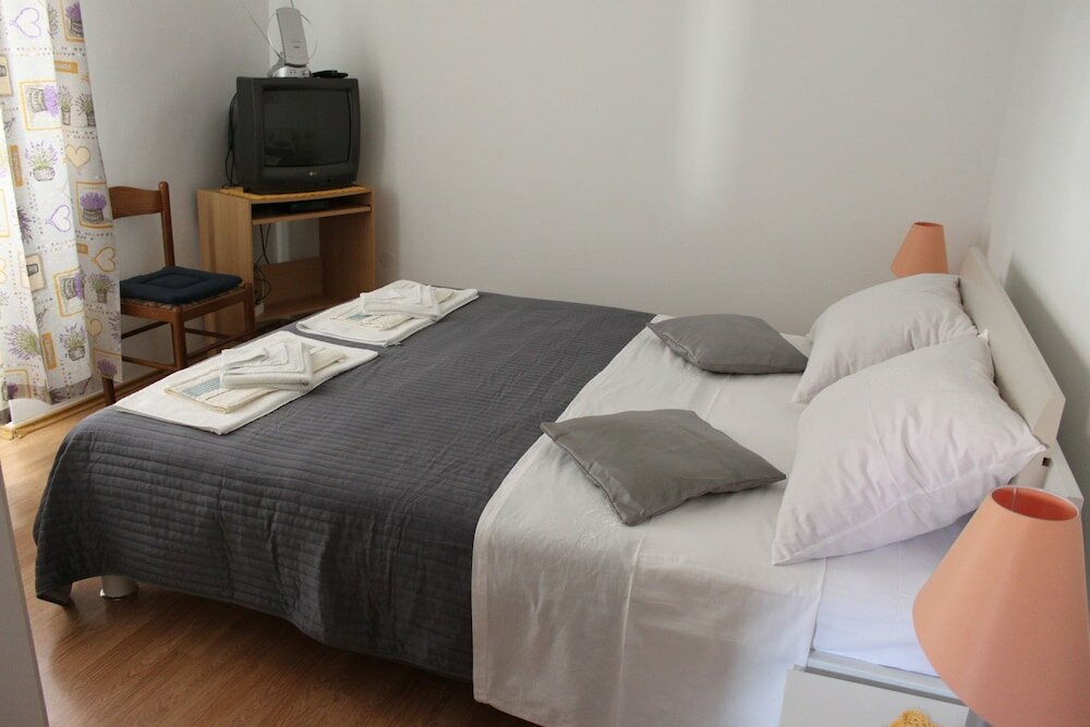 Фото Suzi - Parking - A2