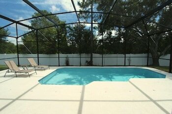 Фото 929 Emerald Green Court Pool! 4 Bedroom Home by Redawning