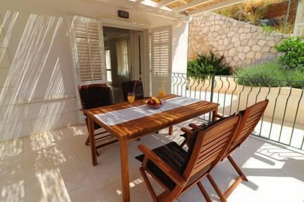 Фото Apartments Seafront Silence