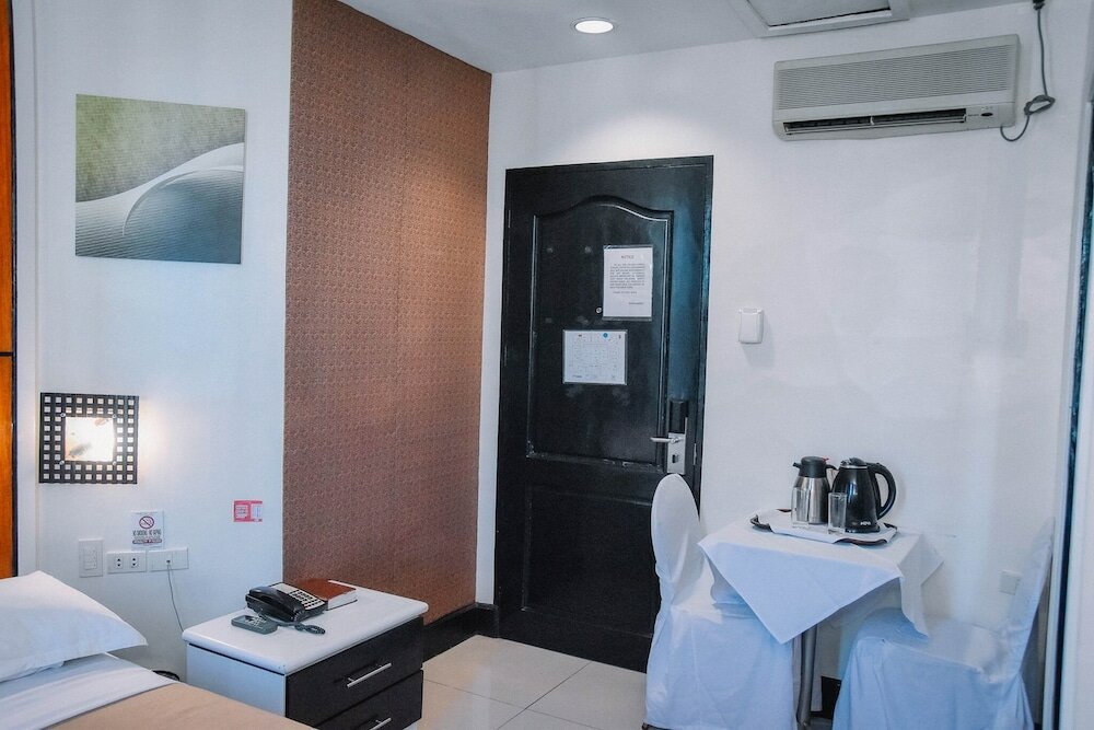 Фото Marcian Business Hotel