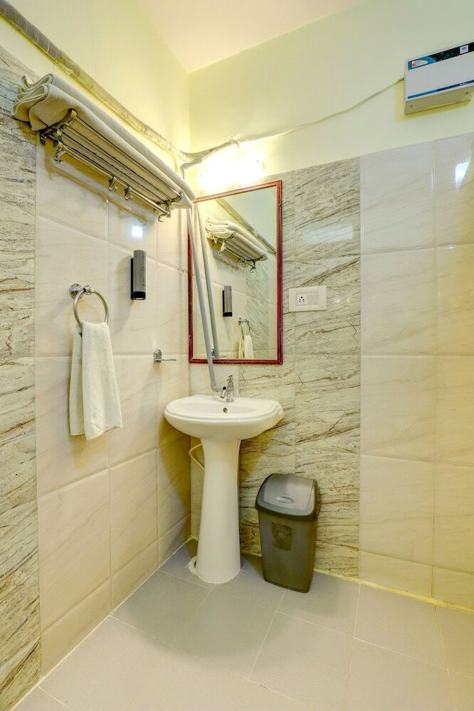 Фото Ezzenza Royal Garden Brindavan Resort