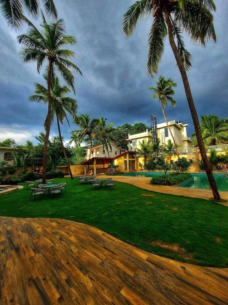 Фото Holiday Inn Goa Candolim