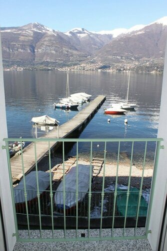 Апартаменты The Green House on the Lake