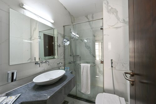 Гостиница Almansour Suites Hotel Doha в Дохе