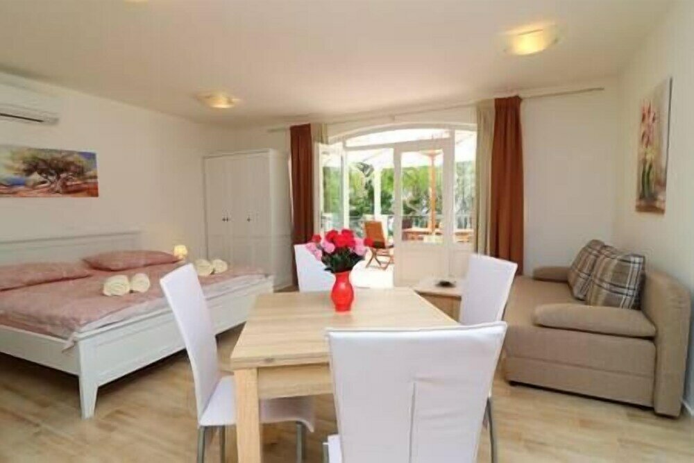 Фото Apartments Seafront Silence