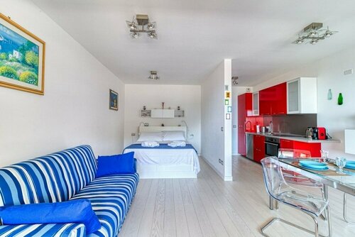 Апартаменты The Lady in Red Studio Flat with Sea View Terrace