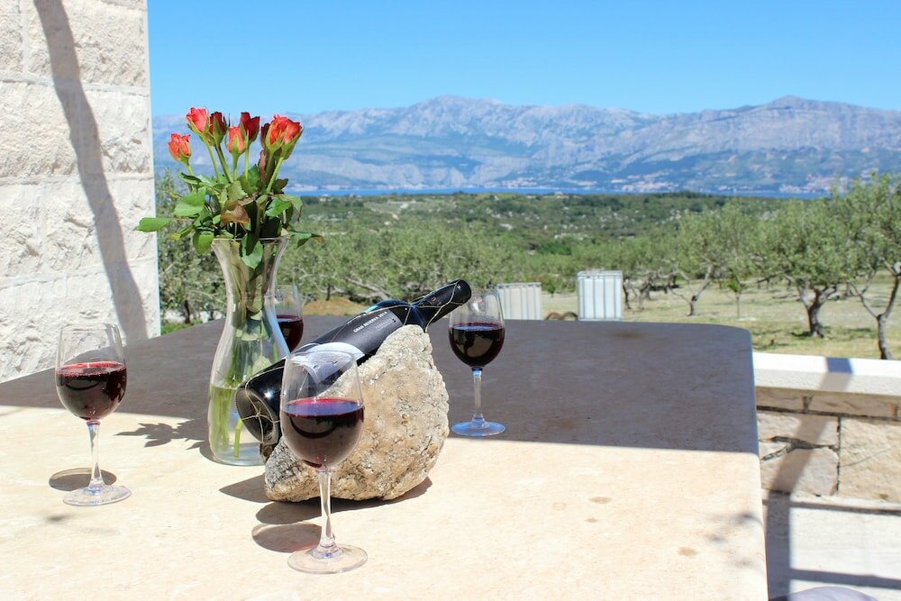 Фото Robinson House Dubrova