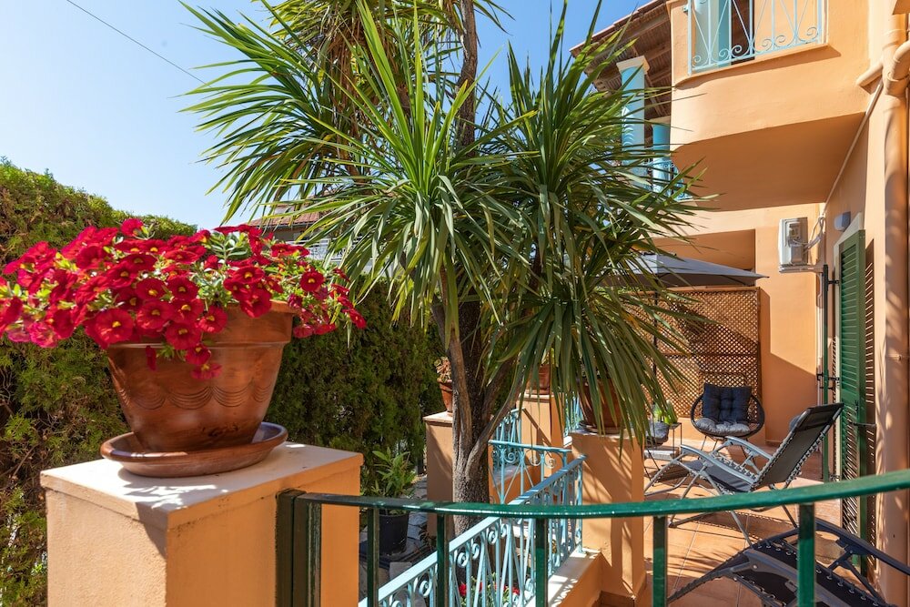 Фото Poseidon Suite by CorfuEscapes