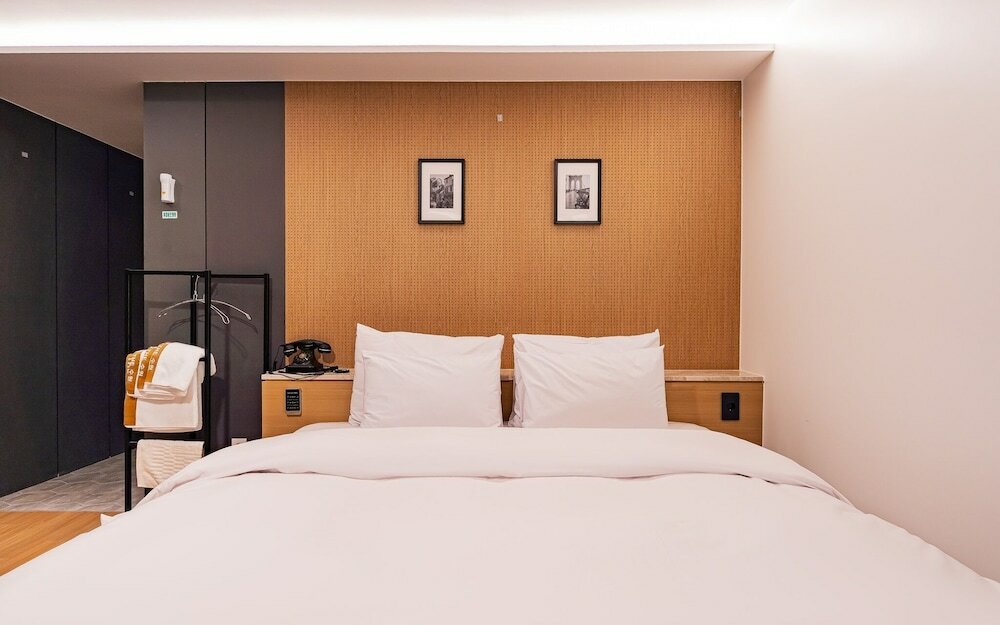 Фото Suwon Yeongtong Just Sleep Hotel