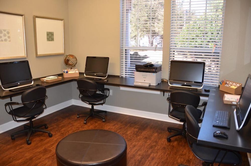 Фото Lucaya 3 Bedroom 2 Bath Townhome With Flat Screen TV