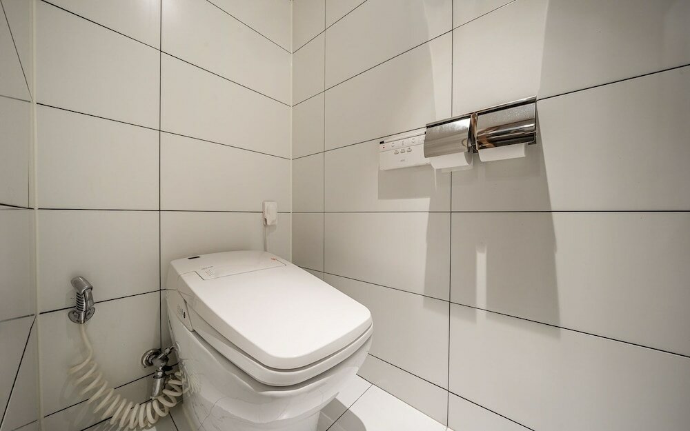 Фото Suwon Yeongtong Just Sleep Hotel